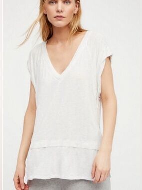 Free People White Voyage V Neck T-shirt Size S